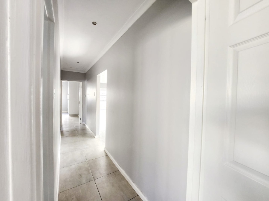 To Let 3 Bedroom Property for Rent in Lovemore Park Eastern Cape